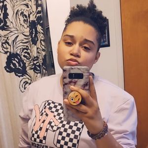 Meet your Posher, Dionah